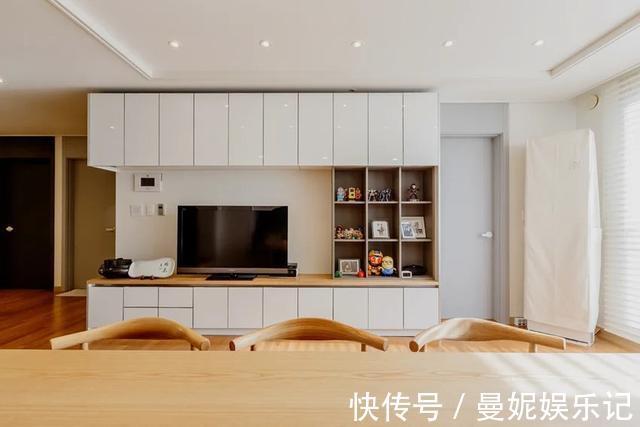 卡座|同样去客厅化,她却不买沙发坚定打卡座,83㎡比200㎡收纳强