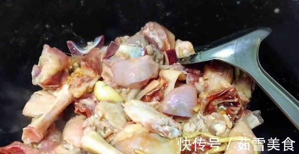 菌子|这菜只在这个季节才有，比肉还贵，常常供不应求，孩子常吃身体好