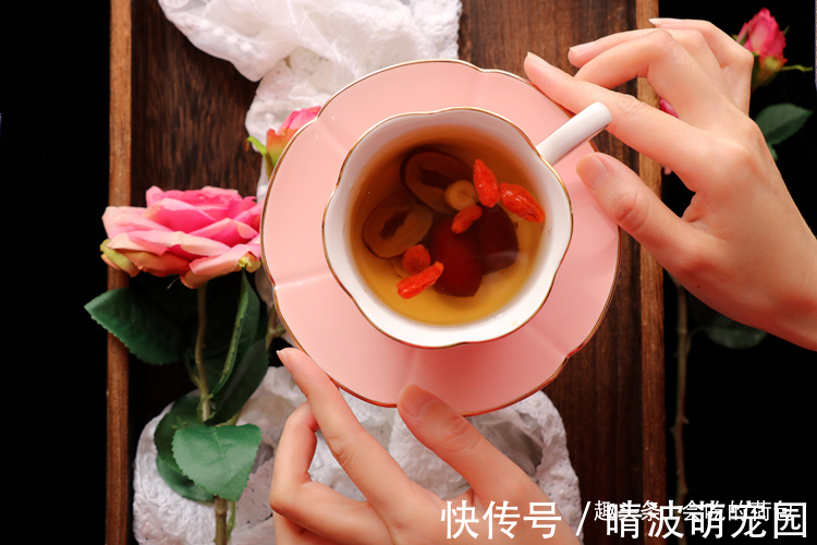 红枣|外行吃人参,内行吃黄芪,黄芪水好处多,但三类人不能喝,别不懂