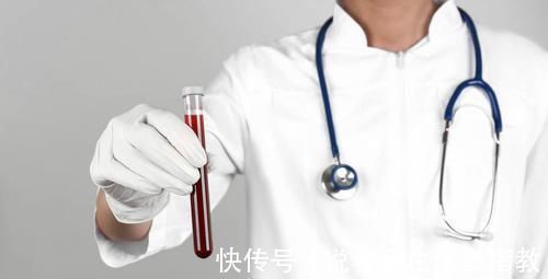 前列腺增生|前列腺有癌,小便先知,排尿若出现三个特征,最好去检查PSA