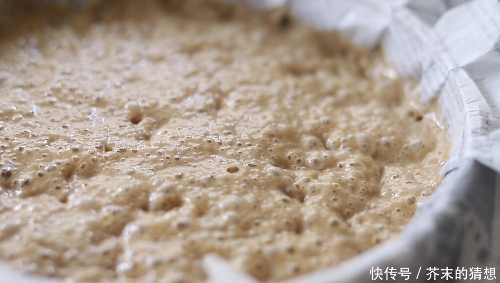 想吃马拉糕,不用去茶楼了,教你自己做,蓬松柔软,不沾刀不粘牙