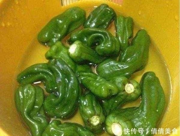 下饭|一道简单的家常菜,却不比饭店里的山珍海味逊色,还特别下饭