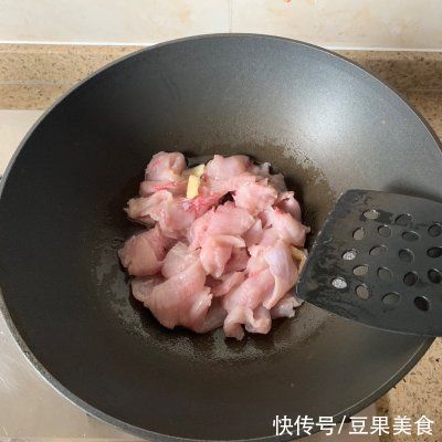 10万豆友收藏的黑木耳清炒鱼片做法，你还不会做？