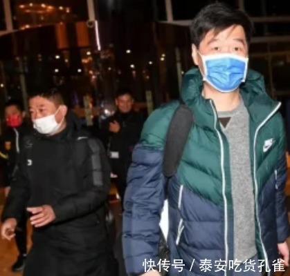 足球之夜|深夜23点!李霄鹏接受央视专访,爆料归化球员2大问题,也有1利好