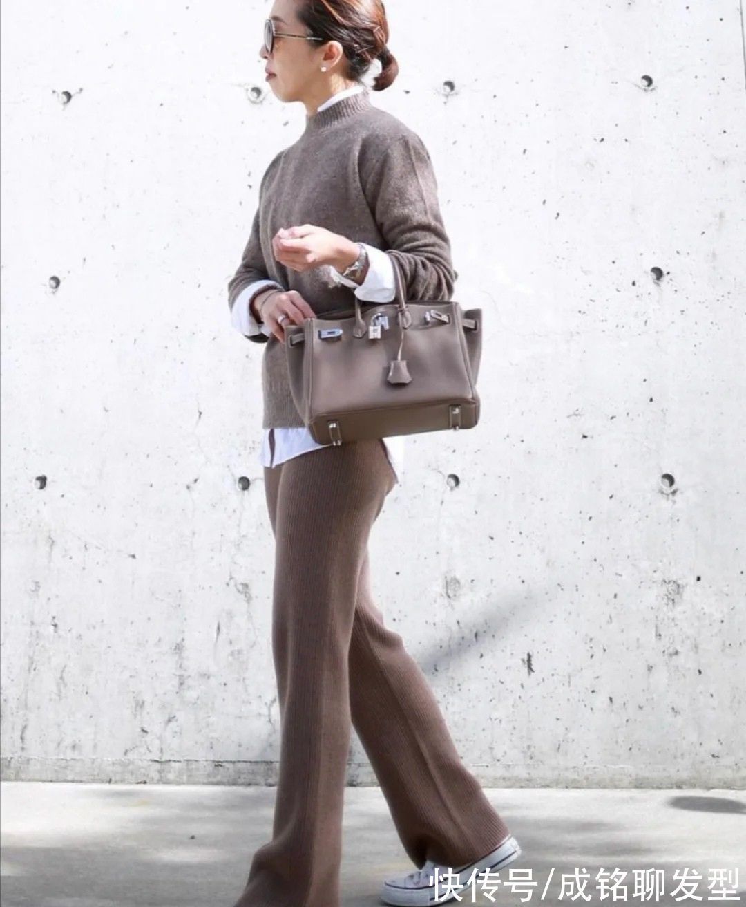 女人 四五十岁的女人,建议学一下这几种基础款穿搭,不掉档次又显气质