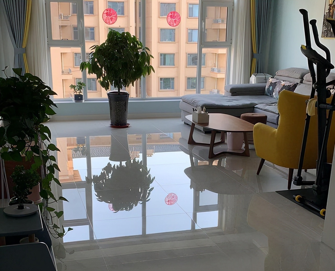 单块|装修时,家里用这种瓷砖,你觉得很“高级”!其实朋友觉得你很土