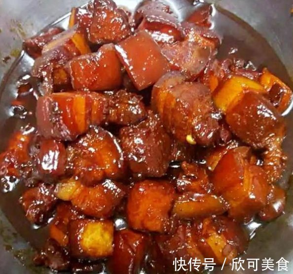 红烧肉|做红烧肉，最忌焯水直接炖，掌握这几个小技巧，肥而不腻入口即化
