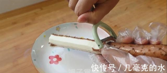 包子这样做,柔软鲜嫩,不用揉面、不用擀皮,做法简单又营养!