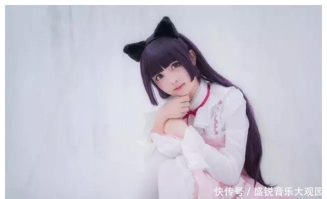 牛奶襪|小蘿莉cos黑貓因年齡太小被嘲,卻意外帶火“牛奶襪”,心動了