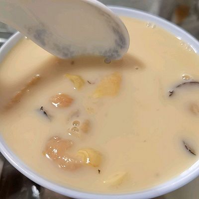 红枣|花胶炖牛奶