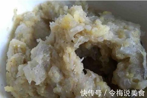 孩子不喜欢吃大虾，妈妈们还在犯愁，做成土豆泥虾球试一试