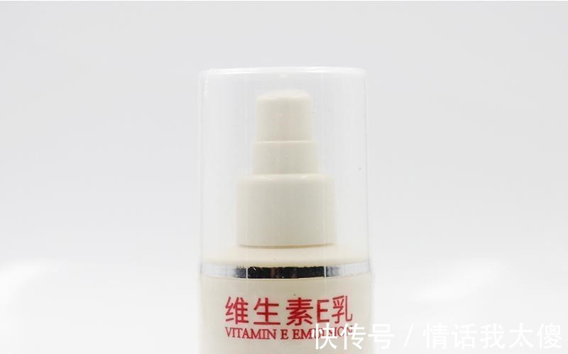 延缓衰老|女人不想老太快, 就少用洗面奶! 看下图女人怎么做, 皮肤美白紧致!