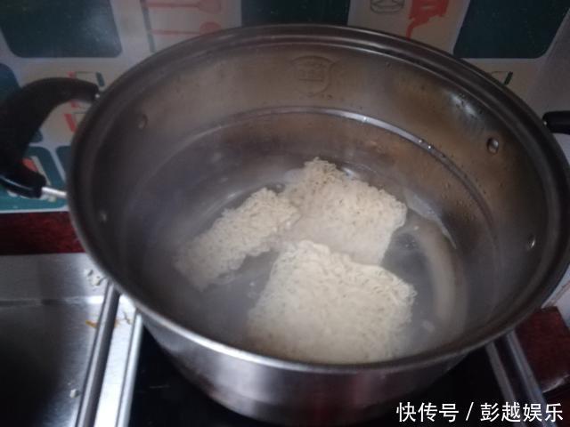 春季的晚餐，我家隔三差五就吃它，补充维C还下火，孩子超爱吃