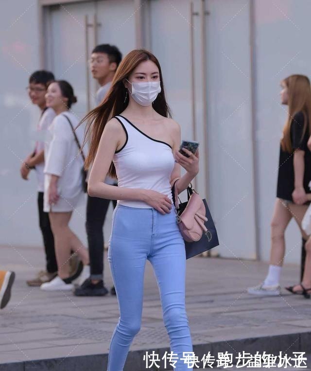 穿搭|打底裤的搭配显得韩流范十足,使整体更清纯高贵