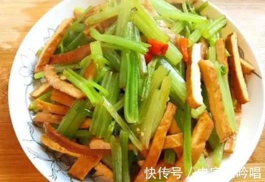 芹菜|孩子上课认真听讲可作业就是不会写，多吃爽口菜，补脑益智