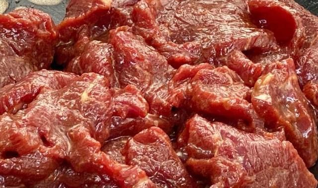 腌制牛肉时,牢记“3放2不放”,牛肉鲜美滑嫩,不腥也不柴