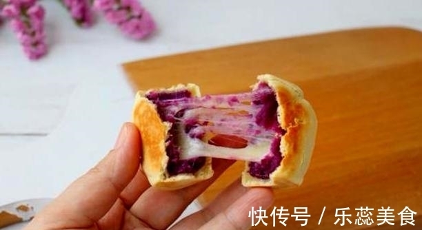 团子|爆浆又拉丝的紫薯仙豆糕怎么做?不用烤箱用平底锅,煎一煎就搞定