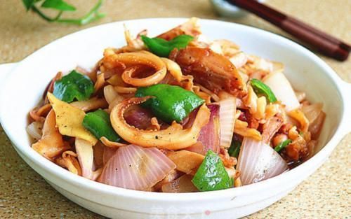 六月,宁可少吃猪肉,也要多吃这道菜,美味下饭,血管通畅了