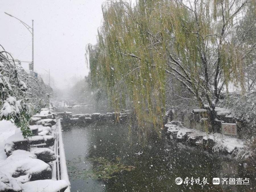 济南工程职业技术学院|暴风雪下的驻济大学生：校园里肆无忌惮滚雪球，那是我们的青春啊