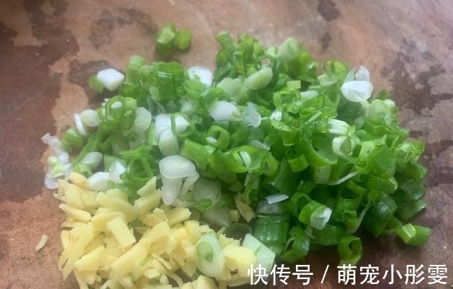 萝卜丸子|天凉了，我家隔几天吃一次，一次做一大盆，随吃随取，太香了