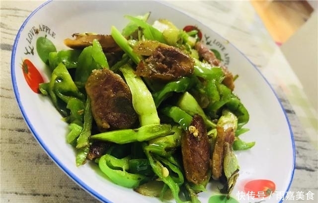 盼了一年的菜可以吃了,简单炒一下更好吃,更下饭!