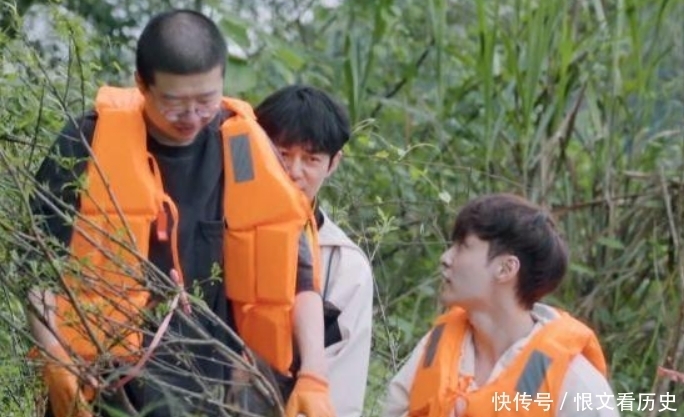 黄磊 黄磊厨艺翻车,尴尬名场面:给杨紫的肉烤糊,陈赫李诞不肯再动筷