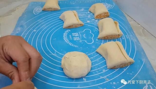 椰蓉酥|2个鸡蛋，半斤面粉，不蒸馒头不烙饼，酥到掉渣，看着就流口水了