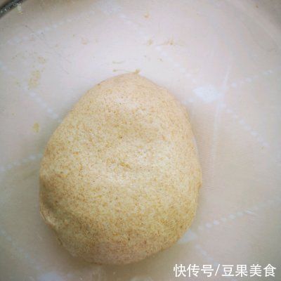 全麦粉|老少皆宜的无油减脂全麦豆沙饼，香软咸鲜，味美可口