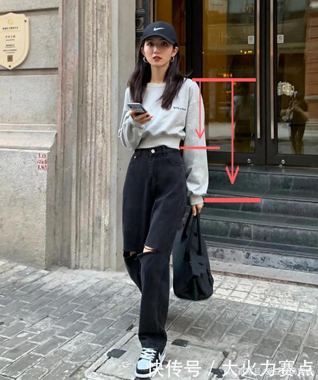  卫衣|卫衣这么穿，真的显胖又显矮