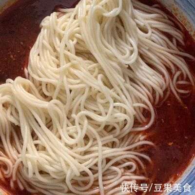 小面|这重庆人的早餐：杂酱面连吃3天了！明天还想吃