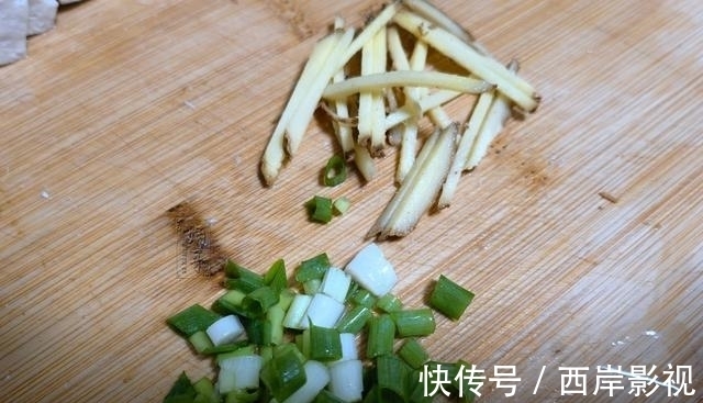 湄洲岛|远嫁湄洲岛表妹捎来的土特产,和豆腐是绝配,入锅一蒸,咸香入味