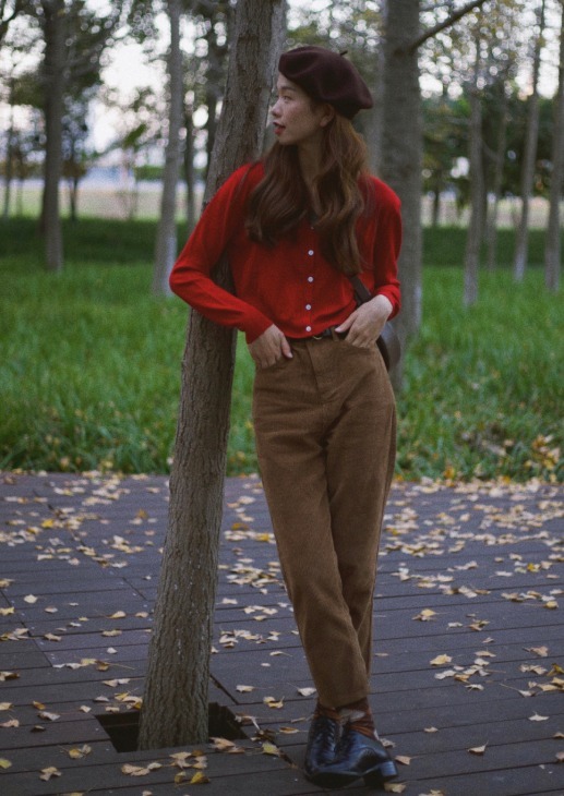 搭配 “针织衫”怎么穿才高级又时髦?看看这些搭配造型,温柔又百搭