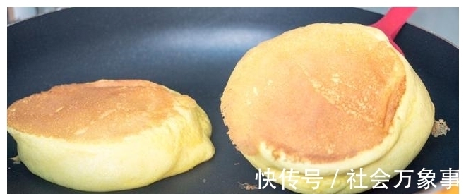 蛋黄|烘焙界的一股清流，比面包好吃，比蛋糕简单，一口平底锅也能做！