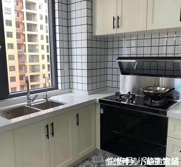玄关|晒晒准备入住的新房,进门就被玄关迷住,一屋子灰色瓷砖太满意了