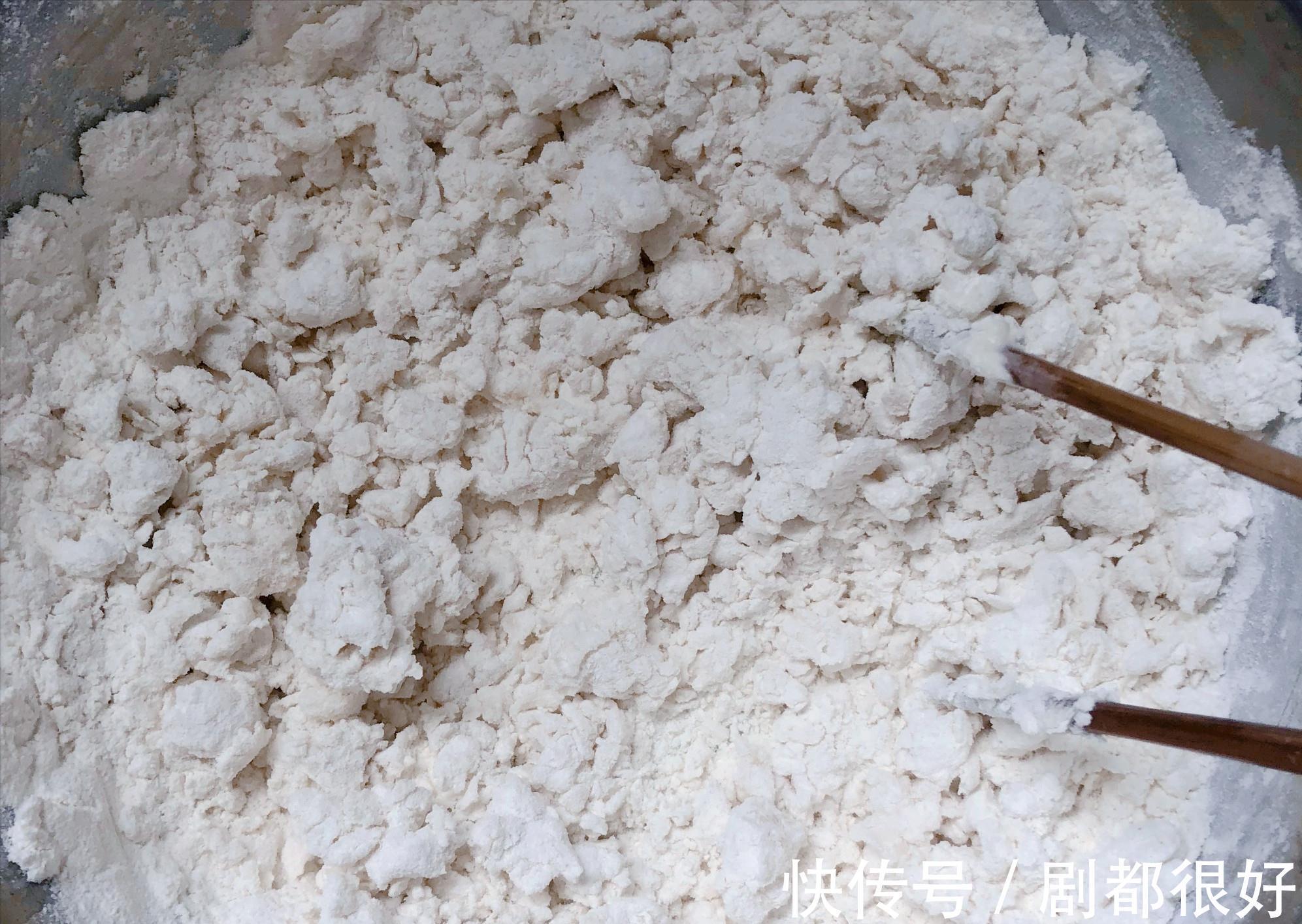 大饼|死面大饼怎么做才软而不硬?该用什么水和面?教程来了,一看就会