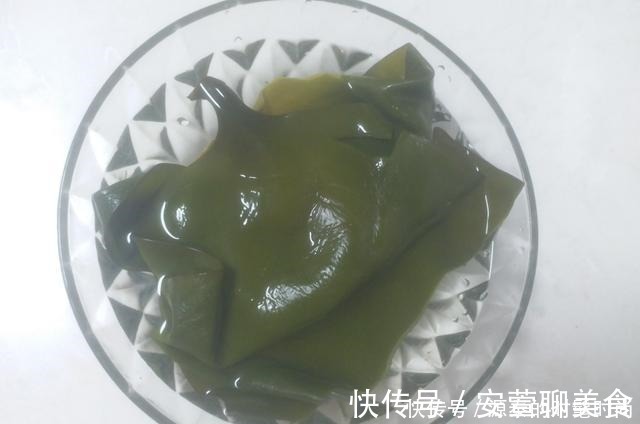 深褐色|海带和它是绝配,隔三差五吃一次,温和滋补,冬季要常吃!