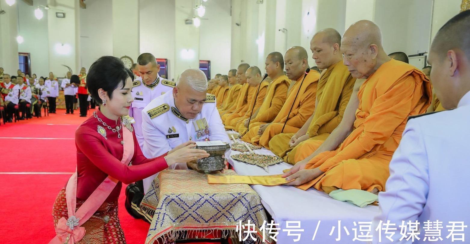 诗尼娜#诗尼娜贵妃跪拜苏提达王后,一年的牢狱生活让她懂得嫡庶之别