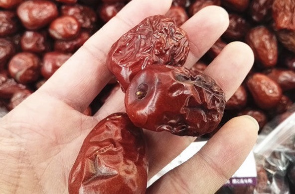 肝部疾病|肝不好的人，常吃“2红”，别碰3物，让肝舒舒服服，养出好肝