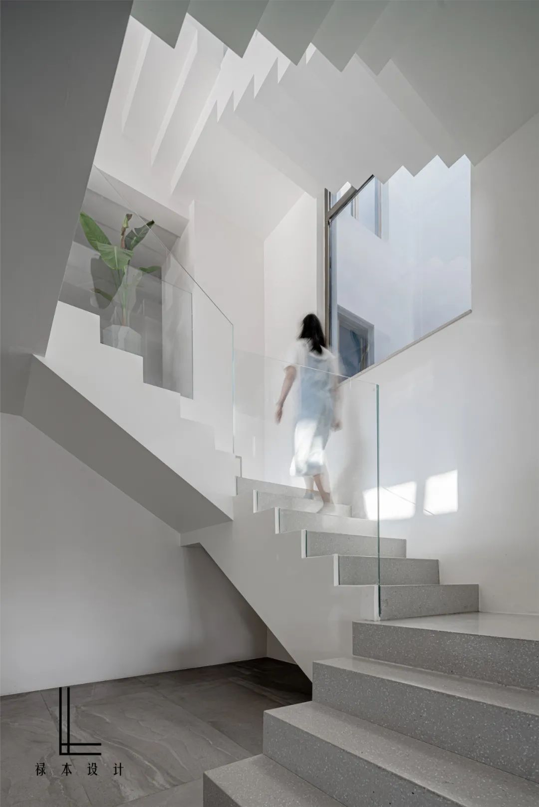 现代|460㎡现代极简，净白的空间，流畅优雅的造型，满屋高级的大气