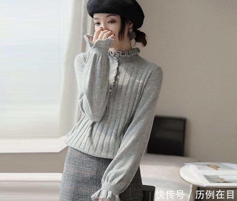 女人过45要穿嫩一点,少穿裙子,多穿这“牡蛎衫”,年轻又洋气