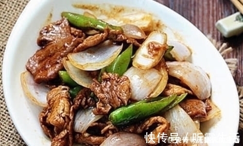 洋葱和此物一起炒,每天炒一盘,血管不堵了,排出毒素,早食早好