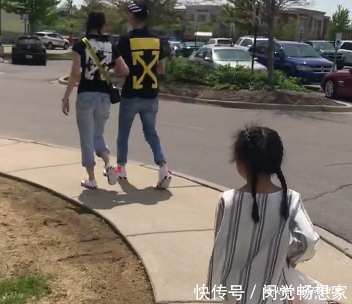 秀恩爱|“秀恩爱夫妻”带娃出门火了,萌娃拎着包大概只是个意外!