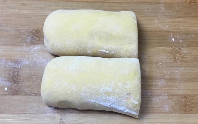 一碗玉米面,2个鸡蛋,做个比蛋糕还好吃的发糕,从此爱上吃粗粮