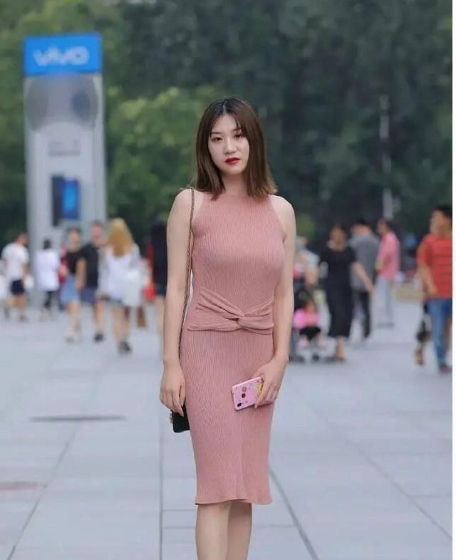 裙子|贴身束腰的针织裙,拯救你的“小肚腩”,胖女孩不容错过