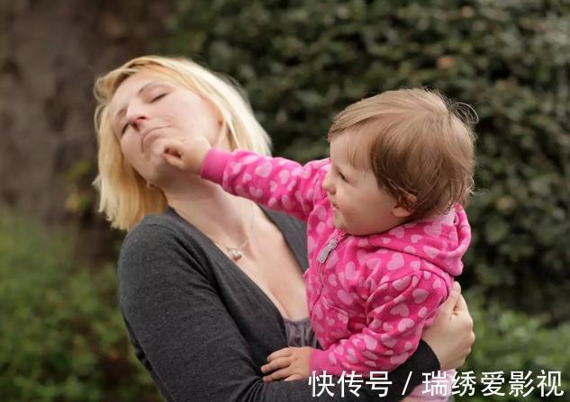 举动|宝宝有5个向妈妈示爱的举动,很讨厌但是真爱,别再粗暴拒绝了