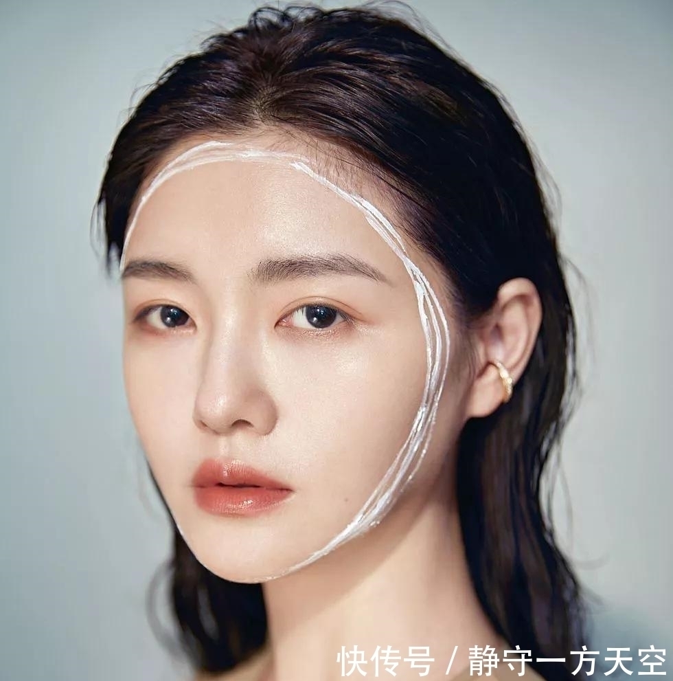 肌肤 女人早上起床后,坚持4个护肤技巧,皮肤白皙细腻,颜值回春