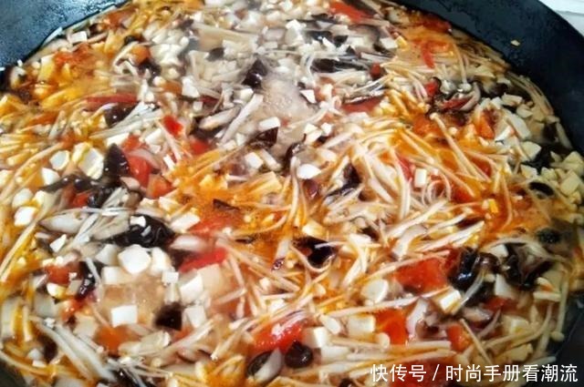 酸辣鲜香的胡辣汤，低脂、美味、健康，不吃辣的人也能喝