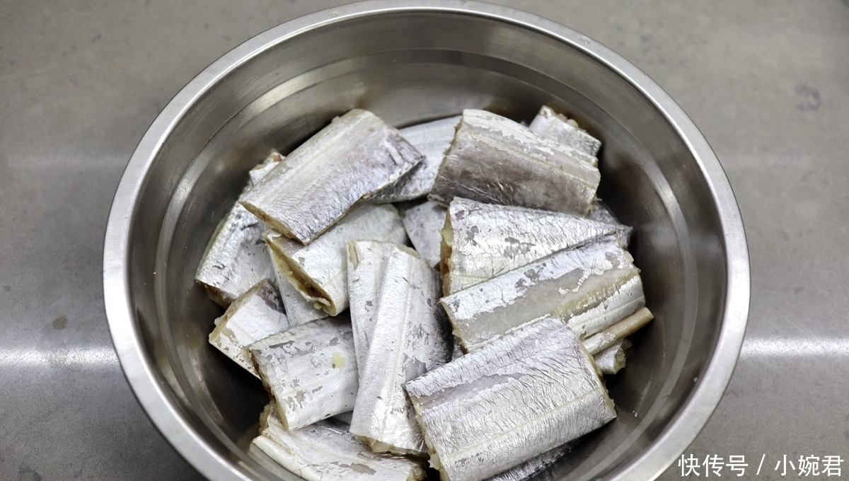 红烧带鱼15分钟出锅，不裹面粉，完整不碎入味，端上桌就光盘