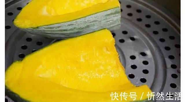 巨可爱的猪猪奶黄包，馅多超满足，闺女点100个赞