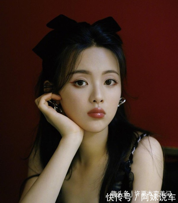 小仙女们 女人涂口红时,这3个“坏习惯”不改,口红再贵还是会掉色沾杯